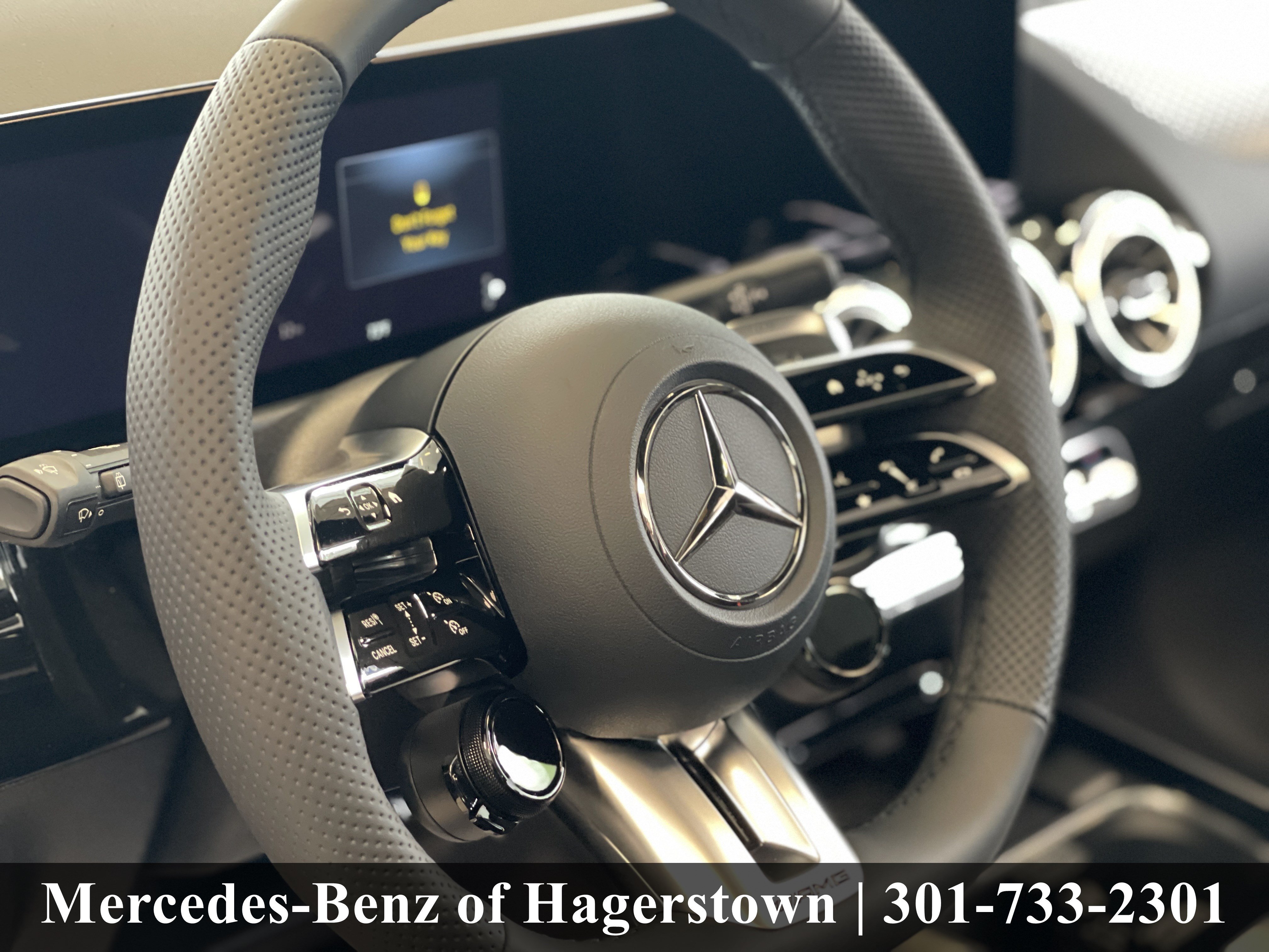 New 2026 MANUFAKTUR Alpine Grey Mercedes-Benz AMG® GLA 35 4MATIC SUV image 41