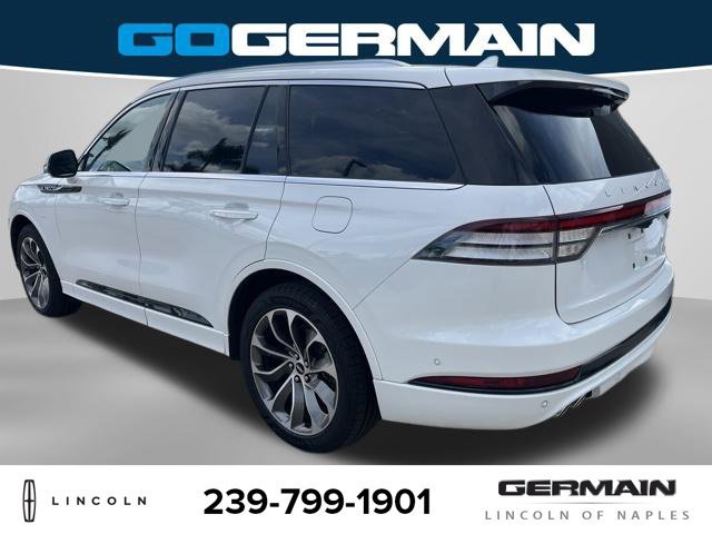 Used 2021 White Lincoln Grand Touring image 5