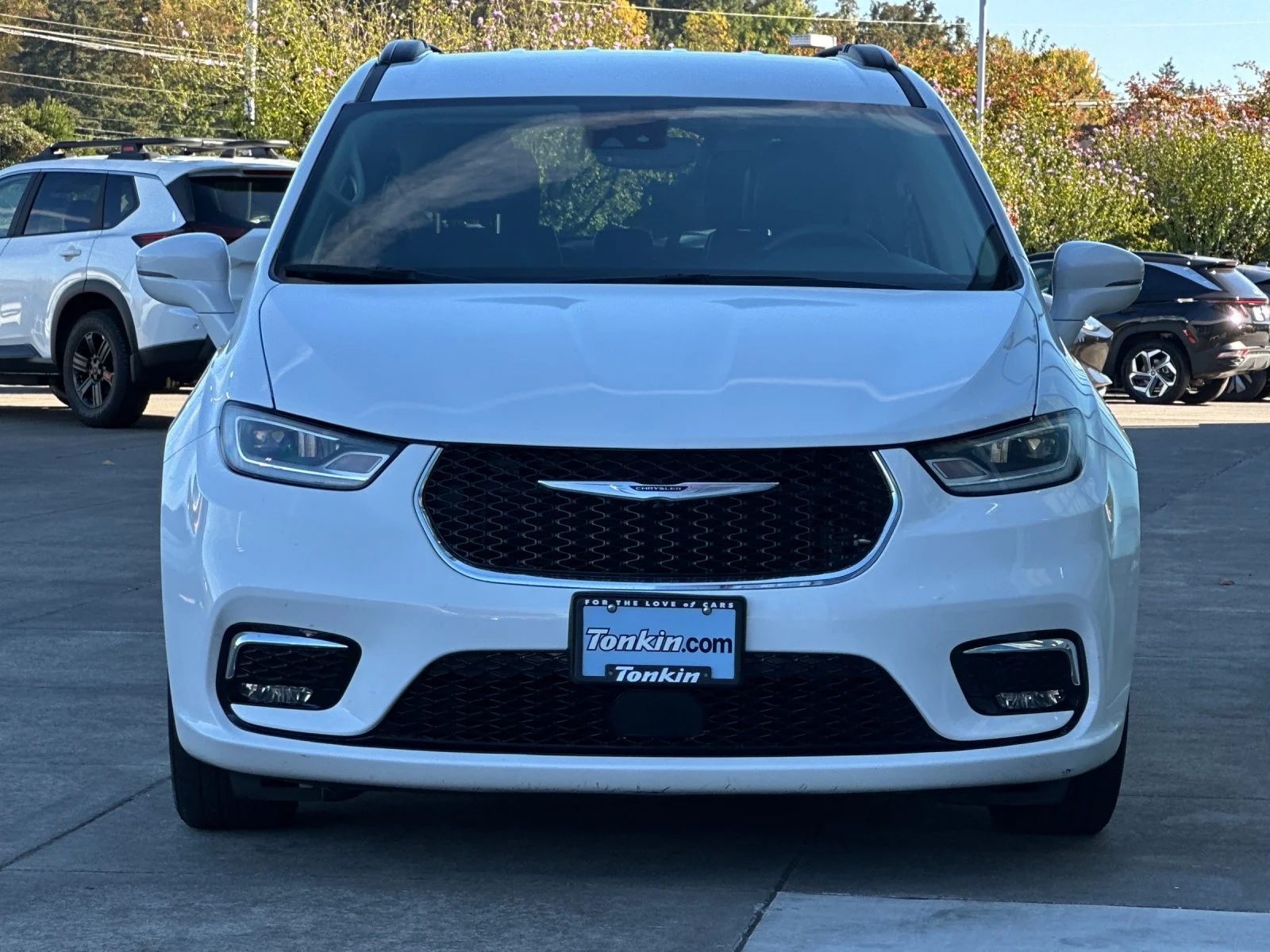Used 2022 Bright White Clearcoat Chrysler Touring L image 9