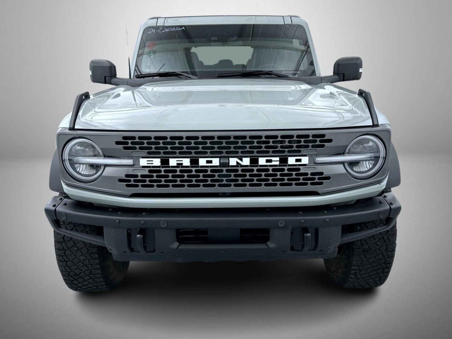 Used 2024 Green Ford Badlands image 2