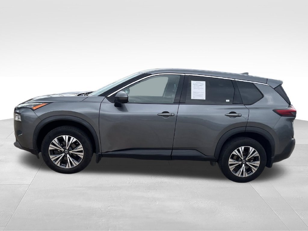 Used 2021 Gray Nissan SV image 2