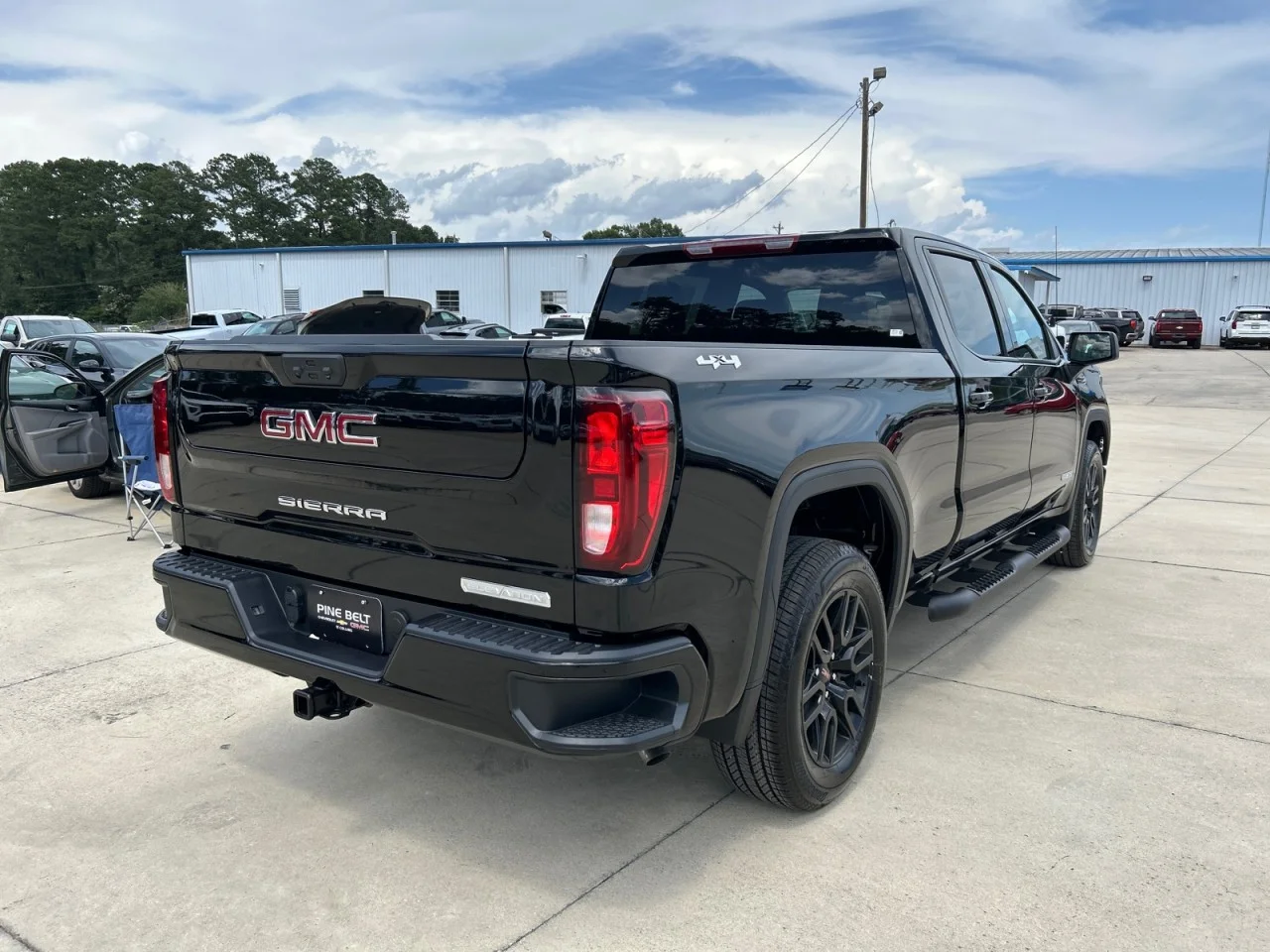 New 2026 Onyx Black GMC Elevation image 3
