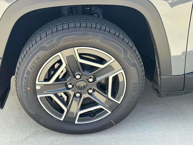 New 2026 Sting-Gray Clear-Coat Exterior Paint Jeep Laredo image 4