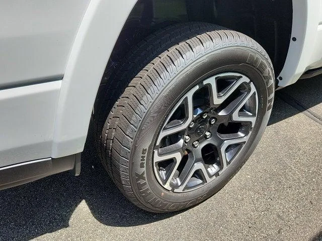 New 2026 Bright White Clear-Coat Exterior Paint RAM Laramie image 8