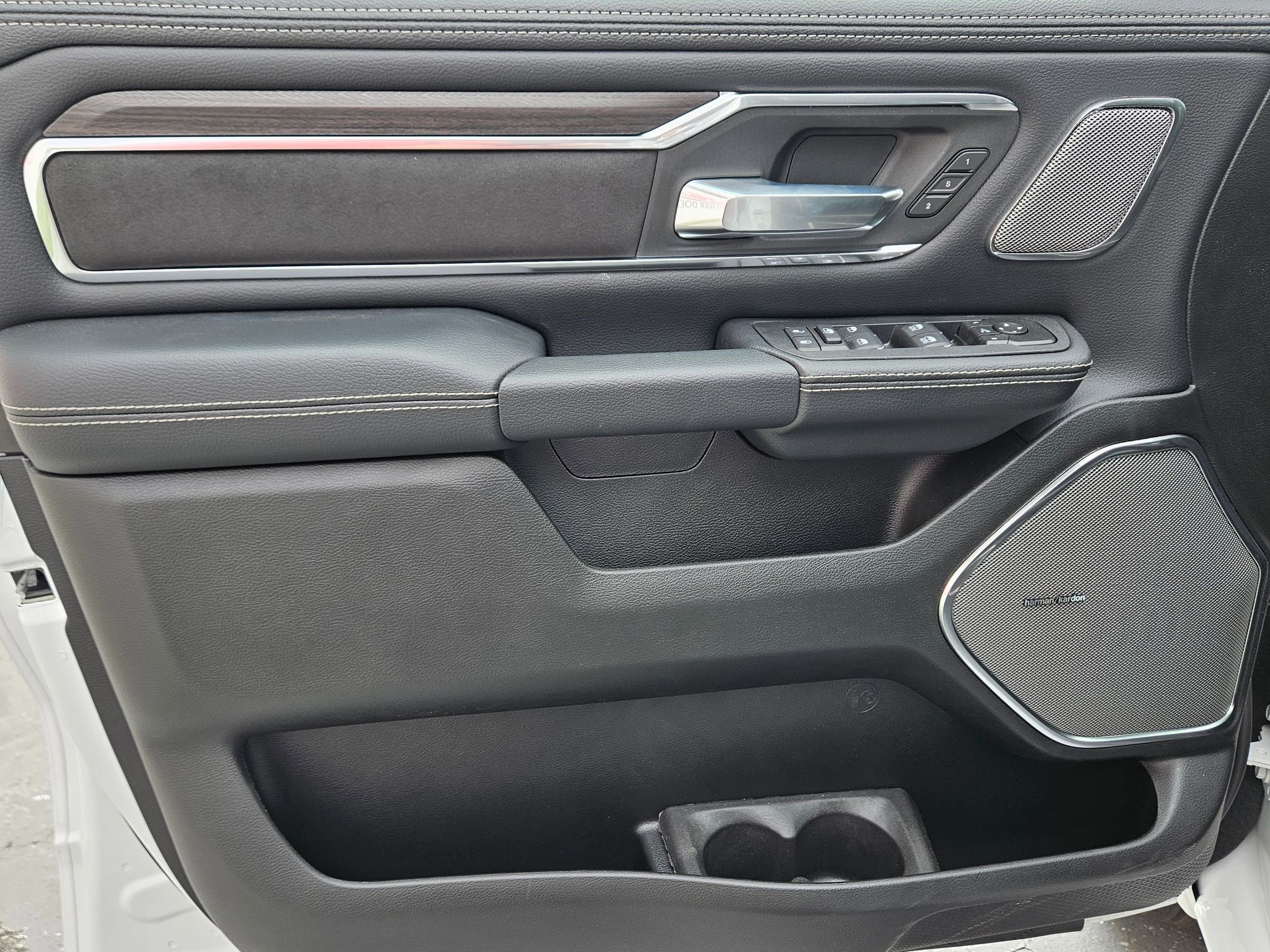 New 2026 Bright White Clear-Coat Exterior Paint RAM Laramie image 15