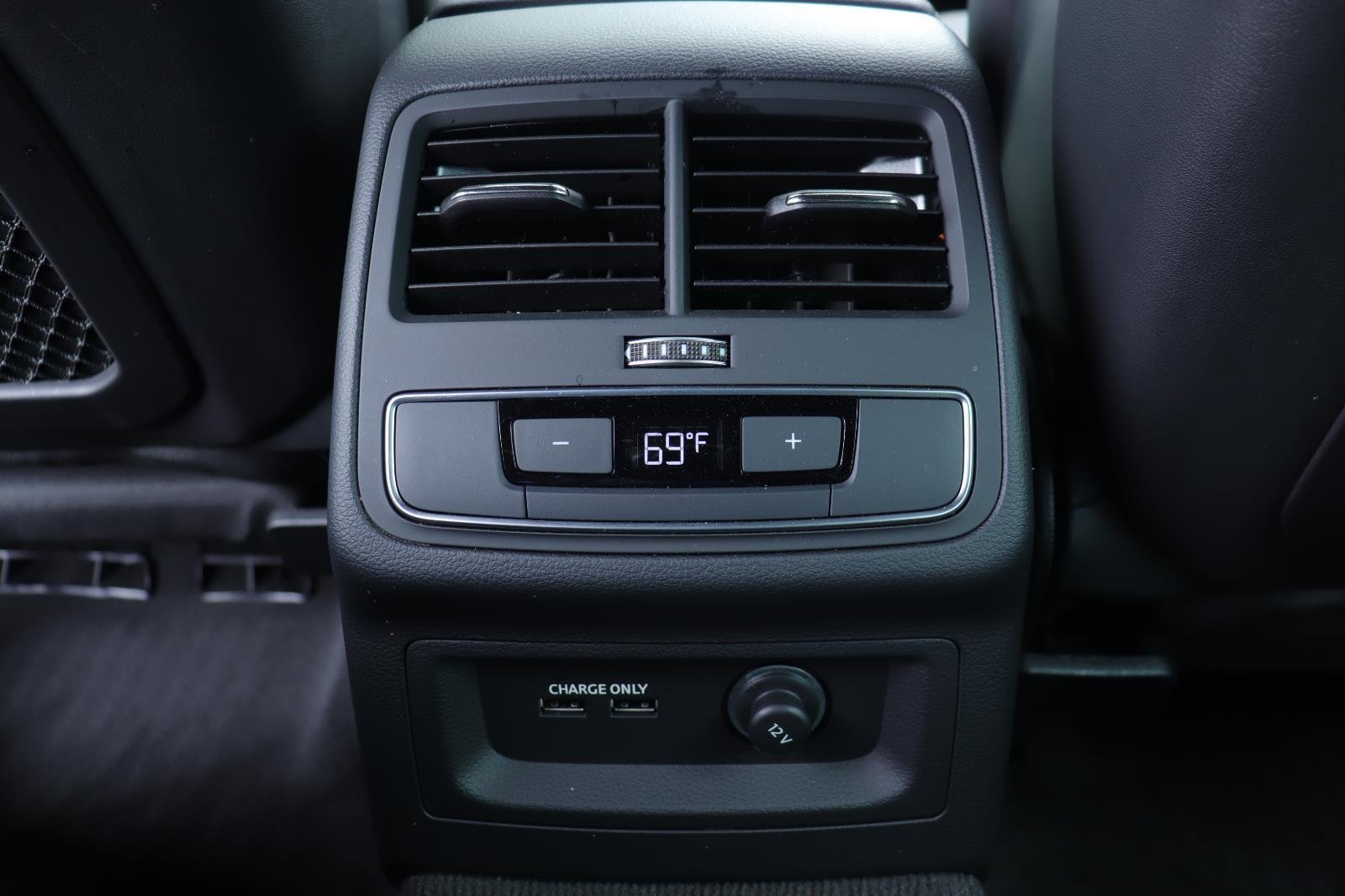 Used 2024 Daytona Gray Pearl Effect Audi Premium Plus image 22