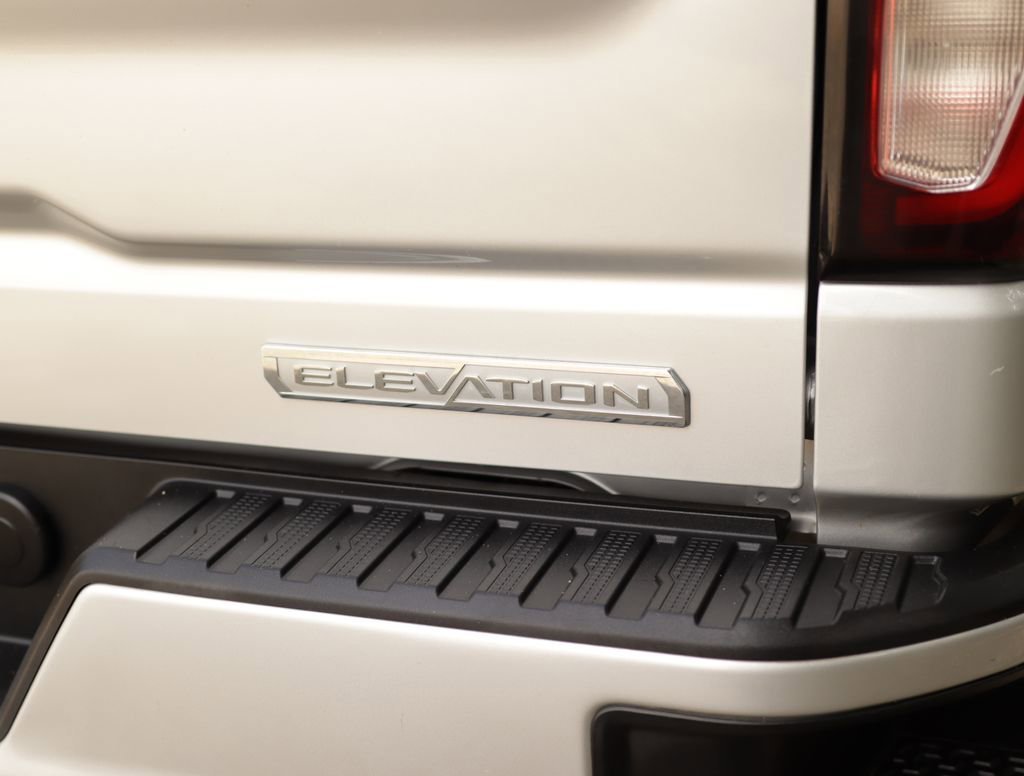 Used 2022 Quicksilver Metallic GMC Elevation image 35