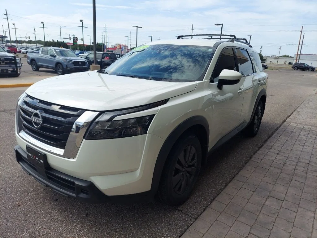 Certified Used 2024 White Nissan SV image 3
