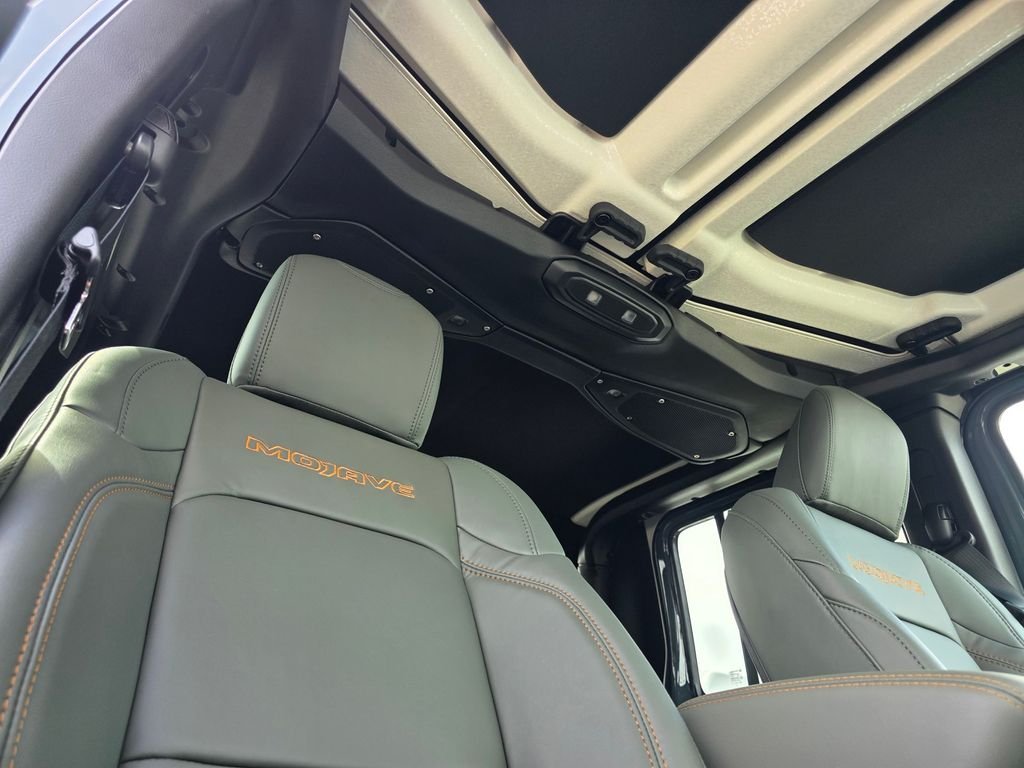 New 2026 Anvil Clear-Coat Exterior Paint Jeep Mojave image 14