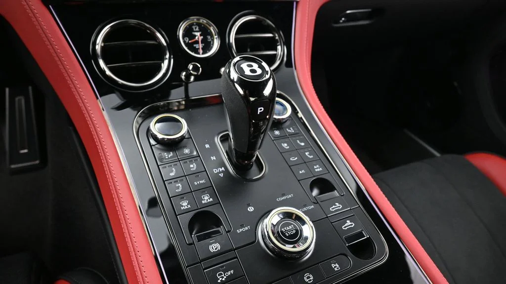 New 2026 White Bentley  image 25