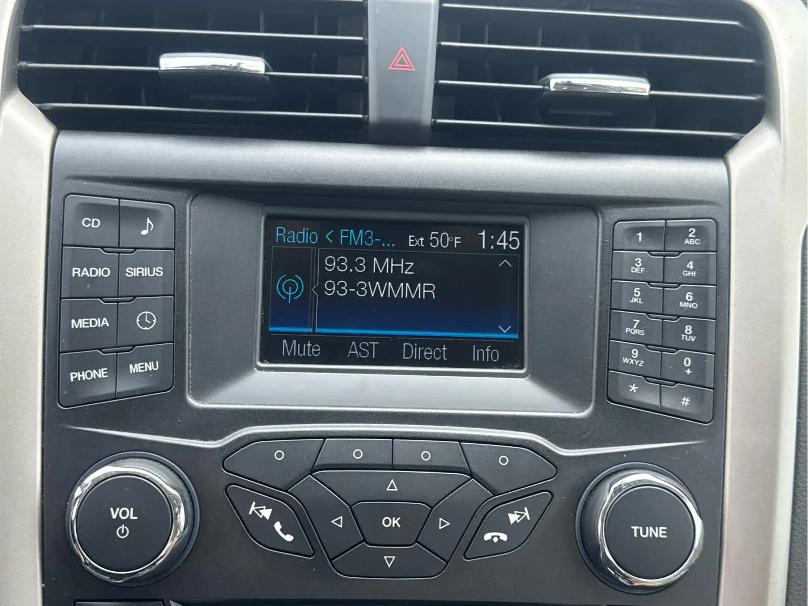 Used 2014 Oxford White Ford SE image 18