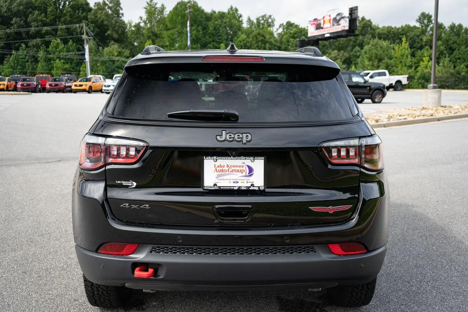 New 2026 Diamond Black Crystal Pearl-Coat Exterior Paint Jeep Trailhawk image 8