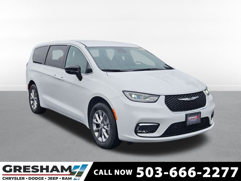 2026 Chrysler Pacifica Select AWD's photo