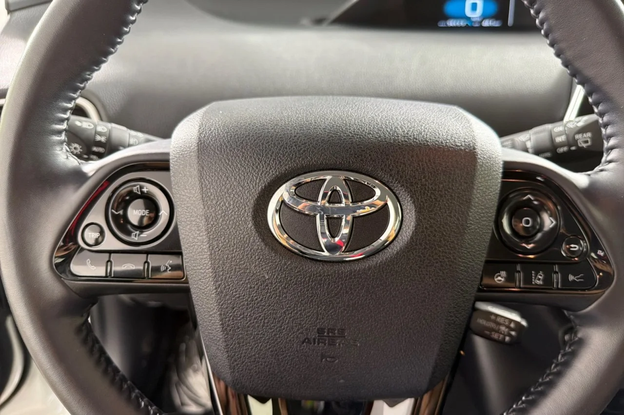 Used 2022 Wind Chill Pearl Toyota L Eco image 22
