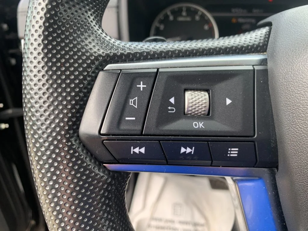 Used 2024  Mitsubishi ES image 27