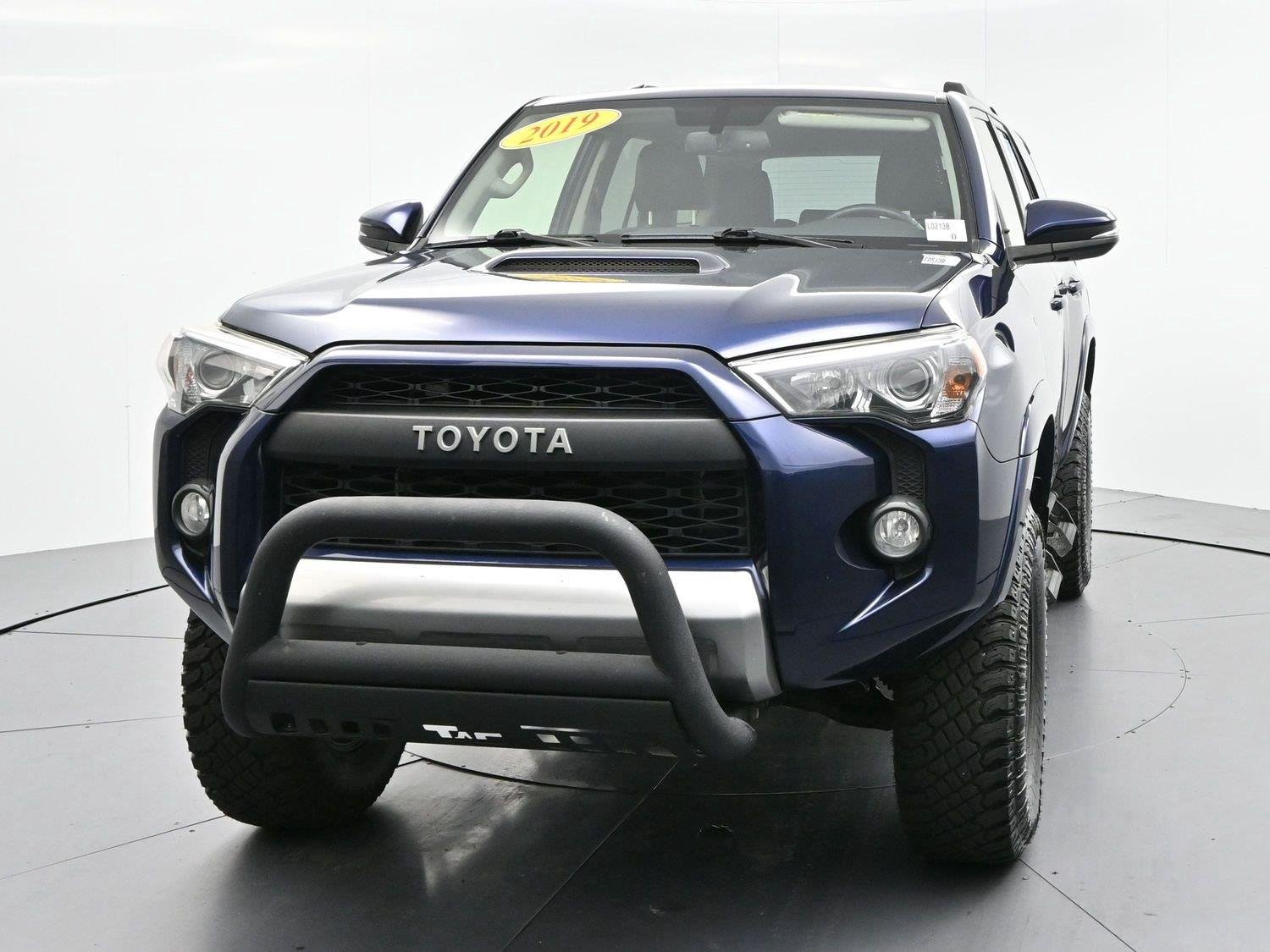 Used 2019 Nautical Blue Metallic Toyota SR5 image 2