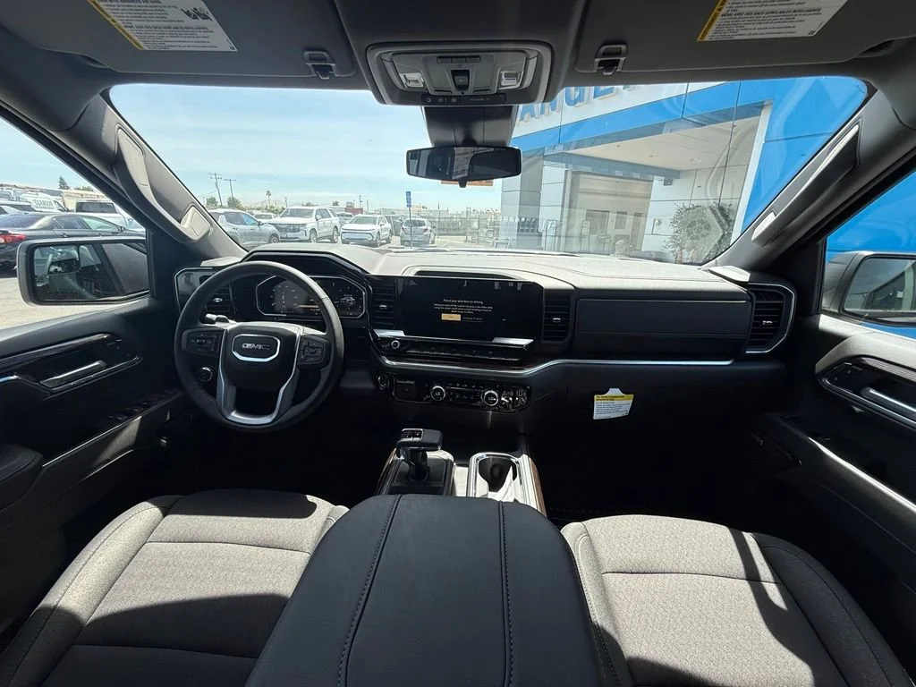 New 2026 Sterling Metallic GMC Elevation image 18