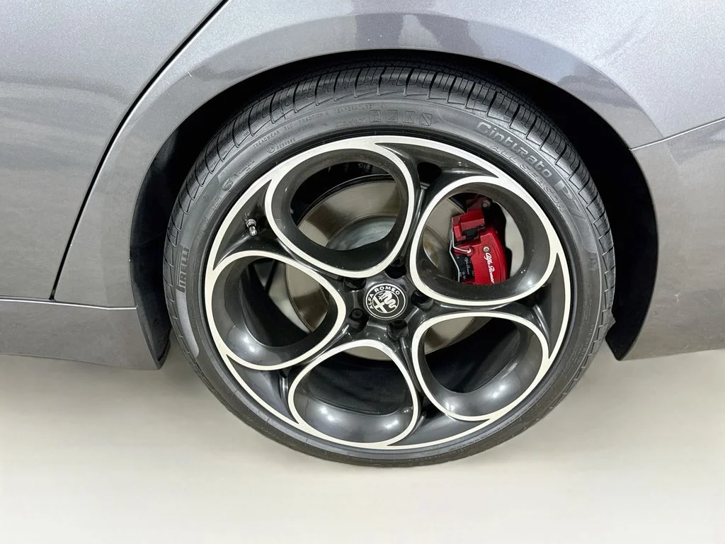 Used 2023 Gray Alfa Romeo Veloce image 31