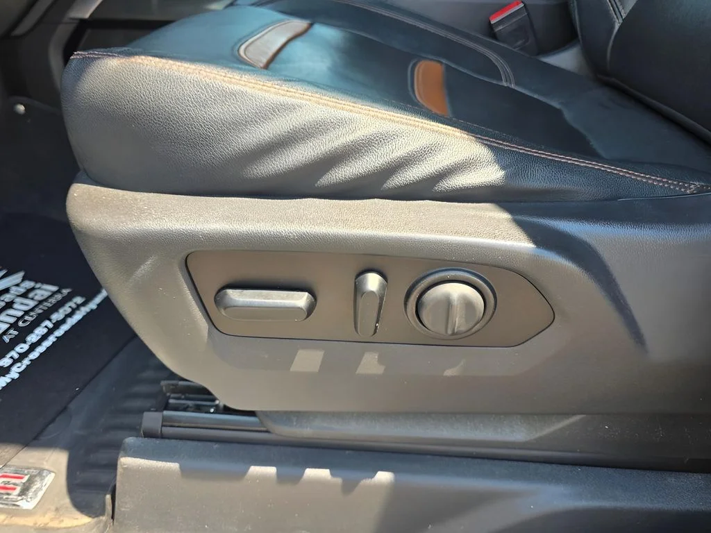 Used 2021 Summit White GMC AT4 image 14
