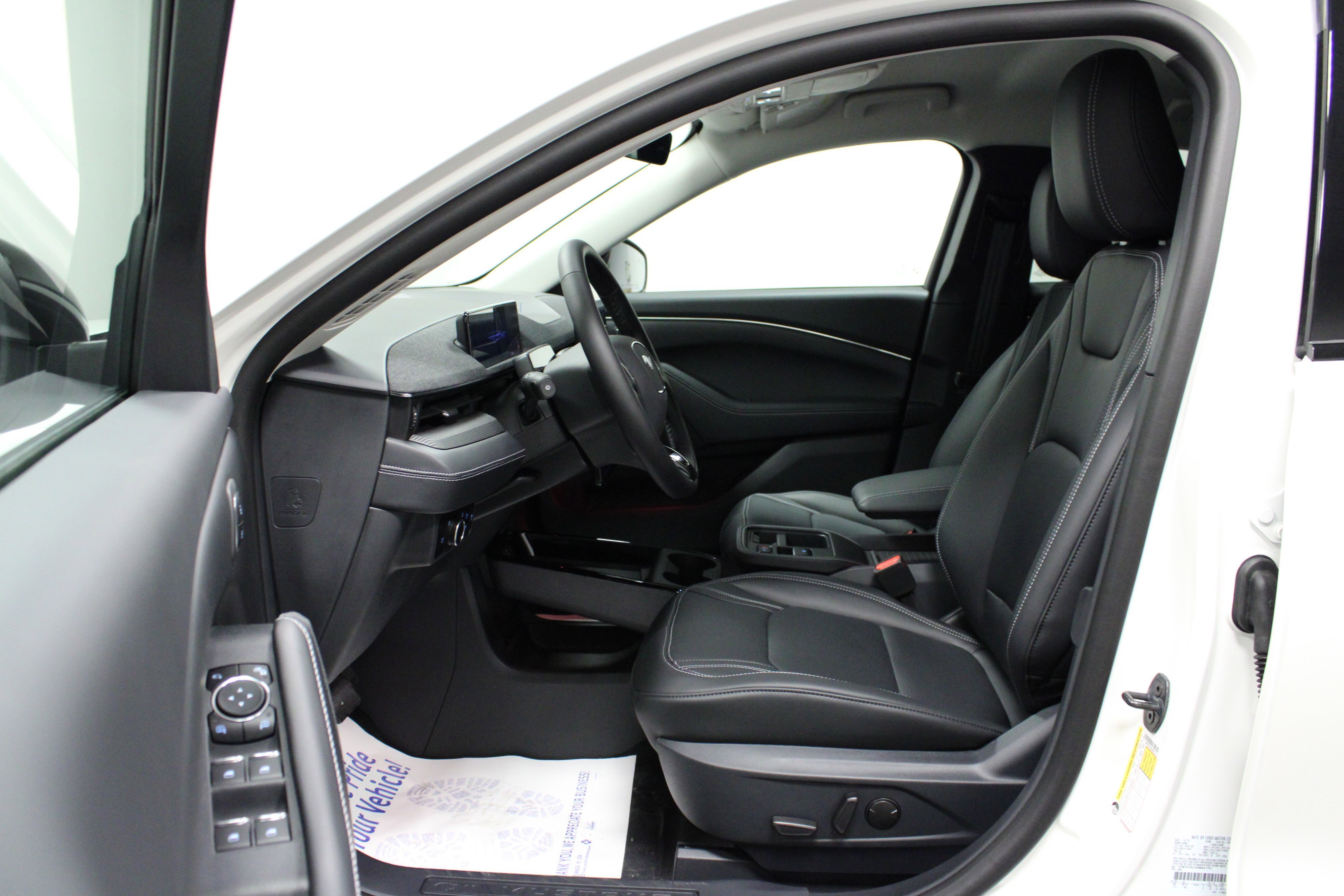 2025 Ford Mustang Mach-E Premium - Photo 12