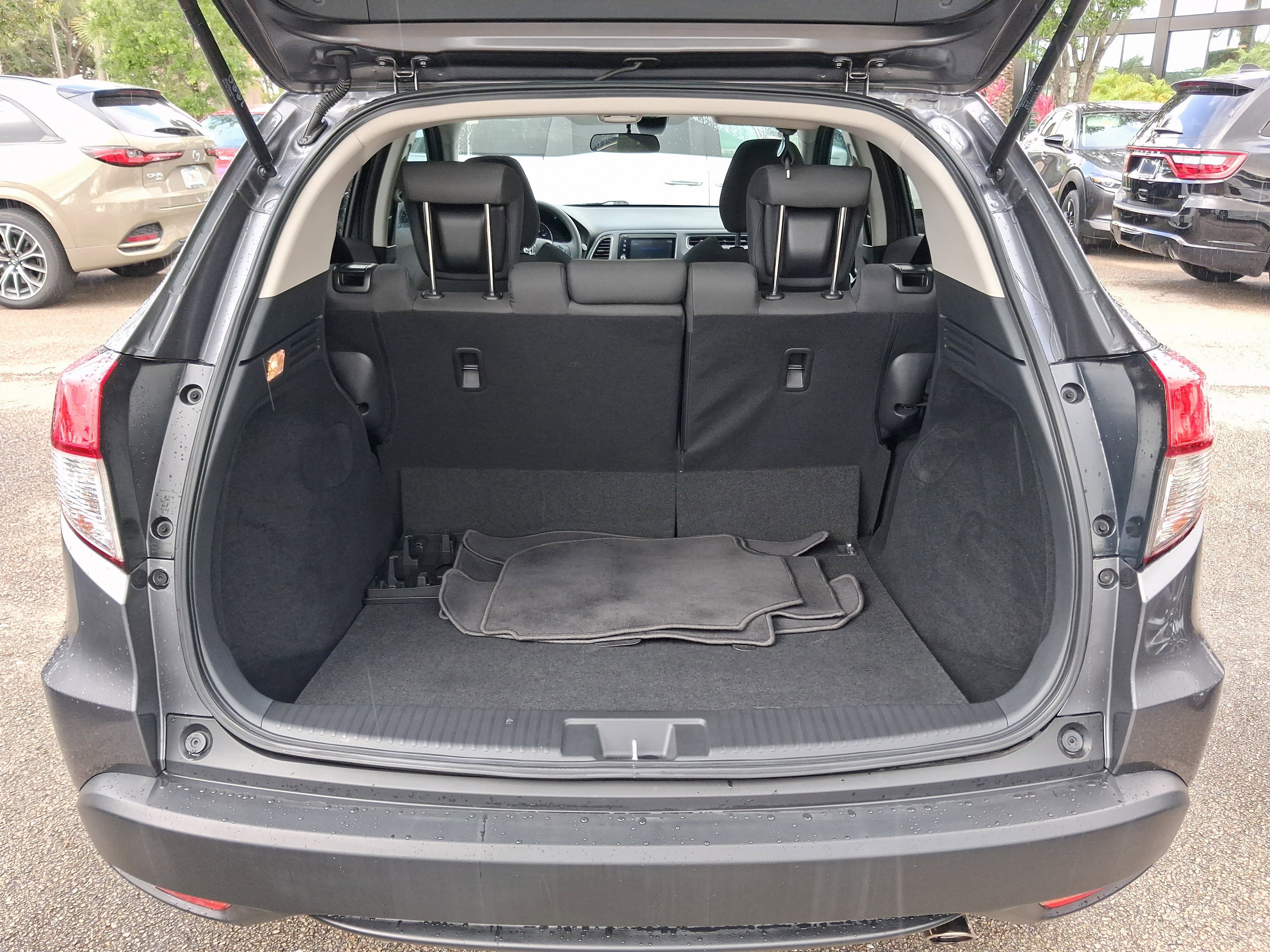 Used 2022  Honda EX image 5