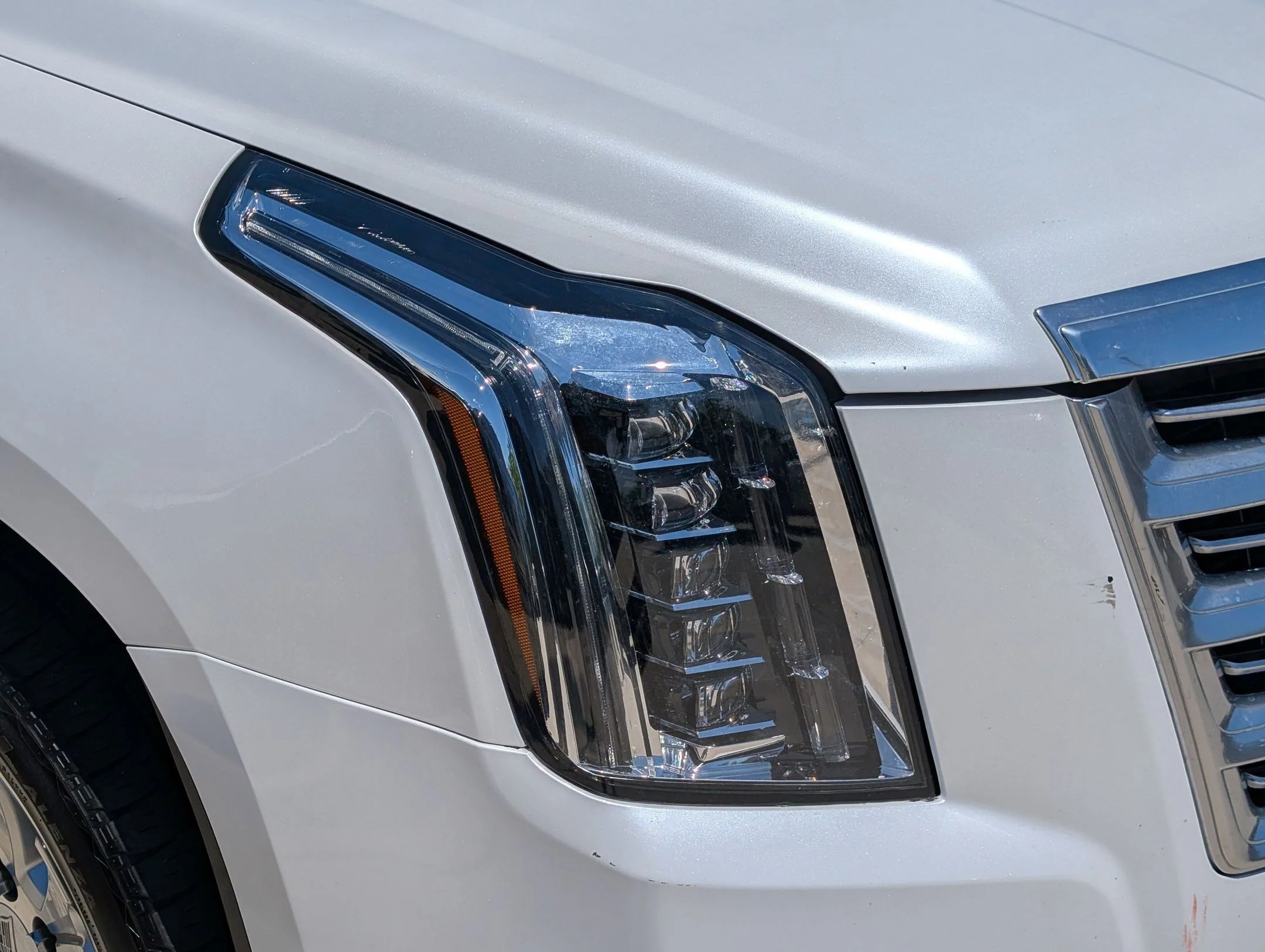 Used 2020 Crystal White Tricoat Cadillac Platinum image 11