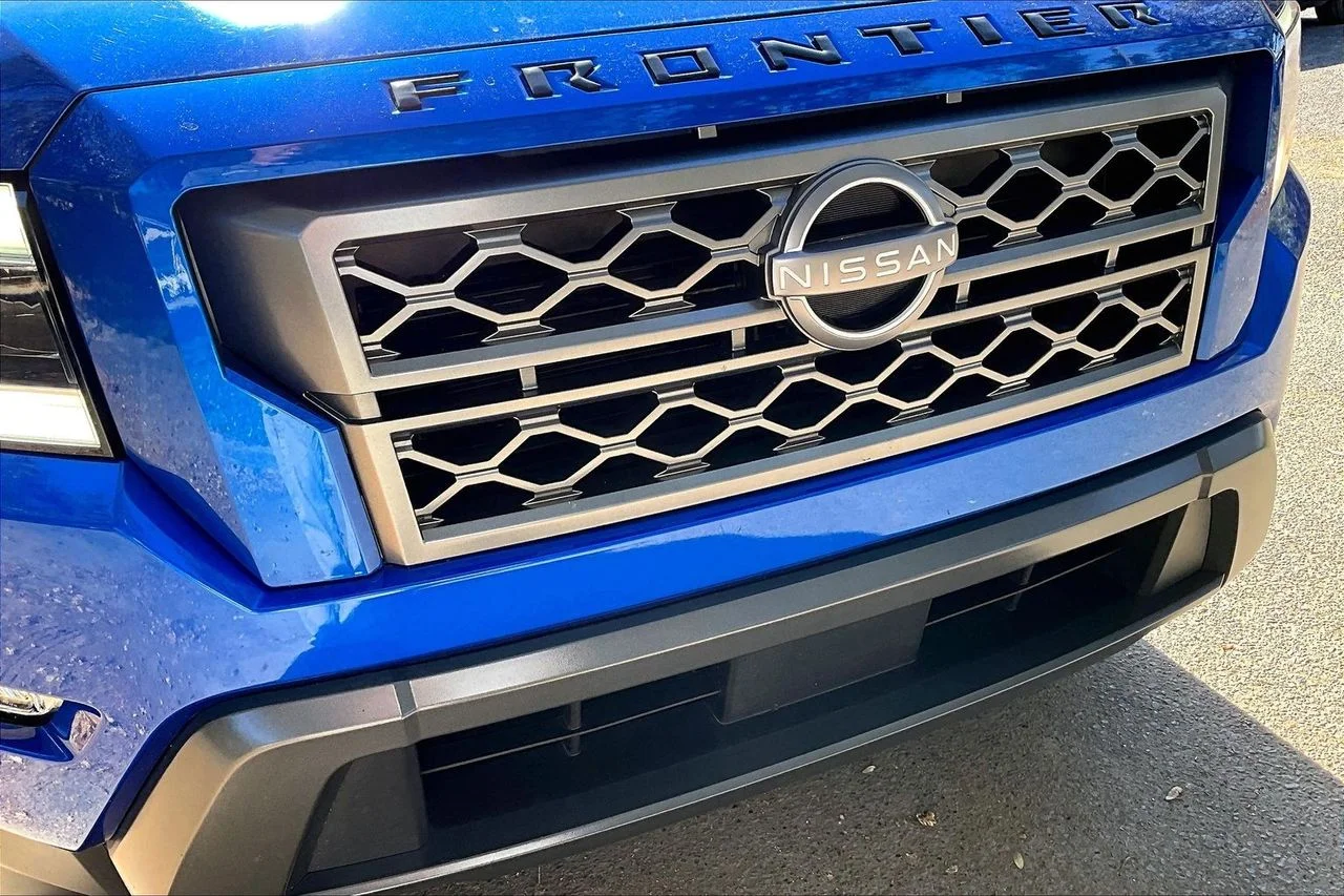 2024 Nissan Frontier SL - Photo 30