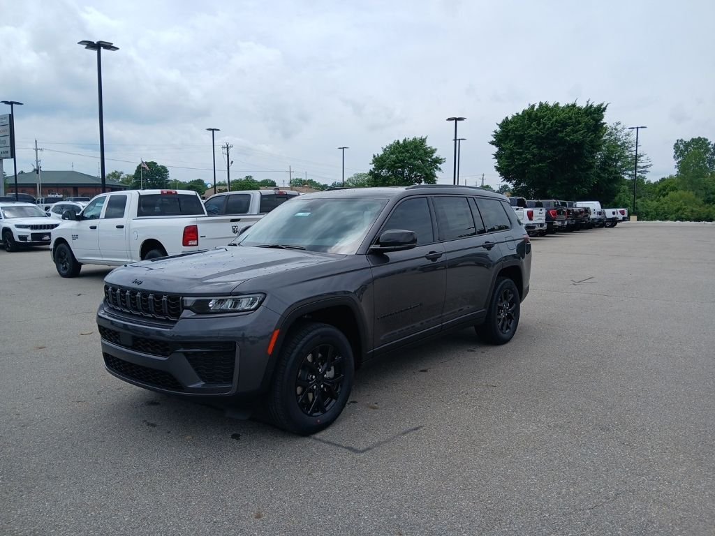 New 2026 Baltic Gray Metallic Clear-Coat Exterior Paint Jeep Laredo image 4