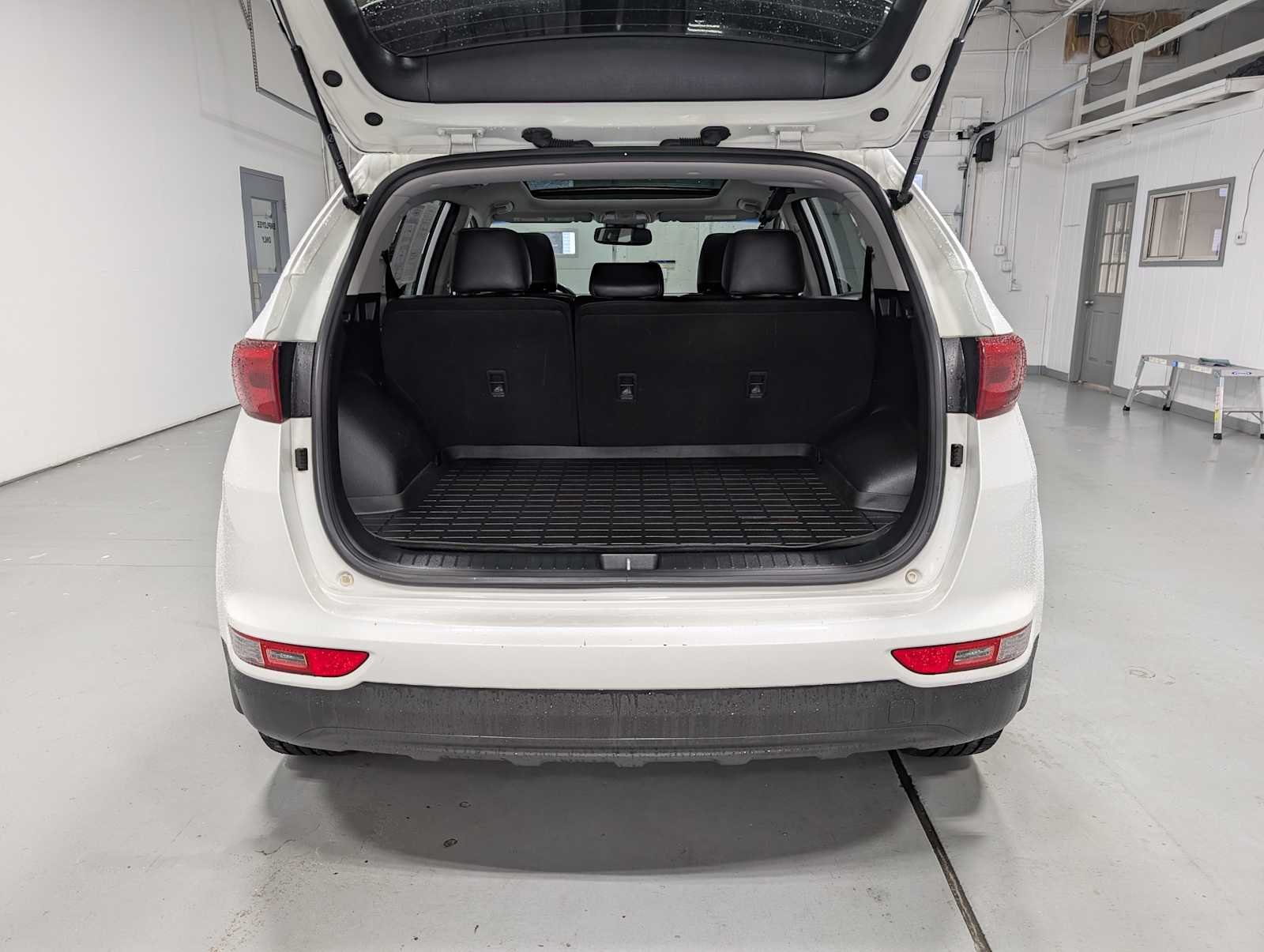 Used 2018 Snow White Pearl Kia EX image 39