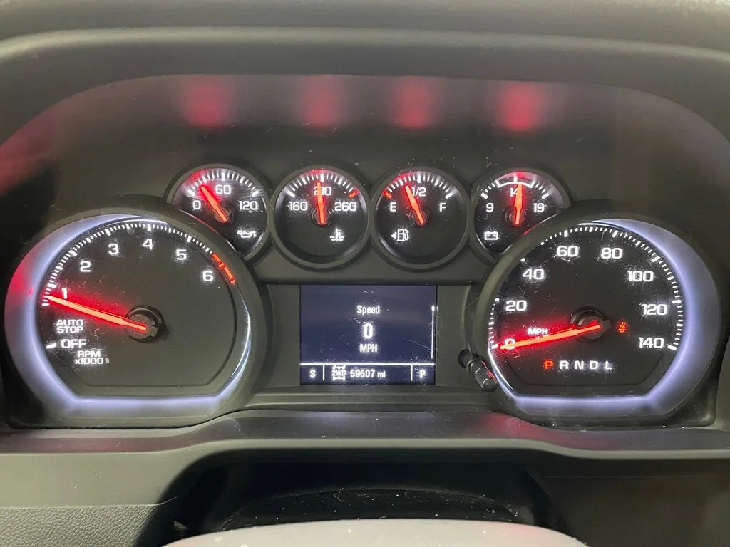 Used 2022 White Chevrolet Custom image 25