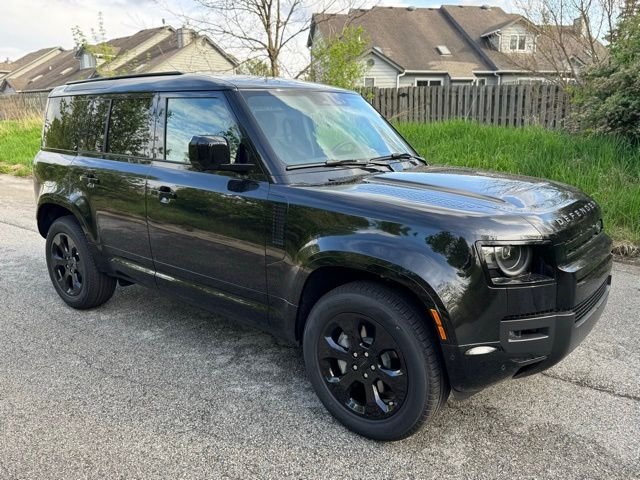 New 2026 Santorini Black Land Rover X-Dynamic SE image 4