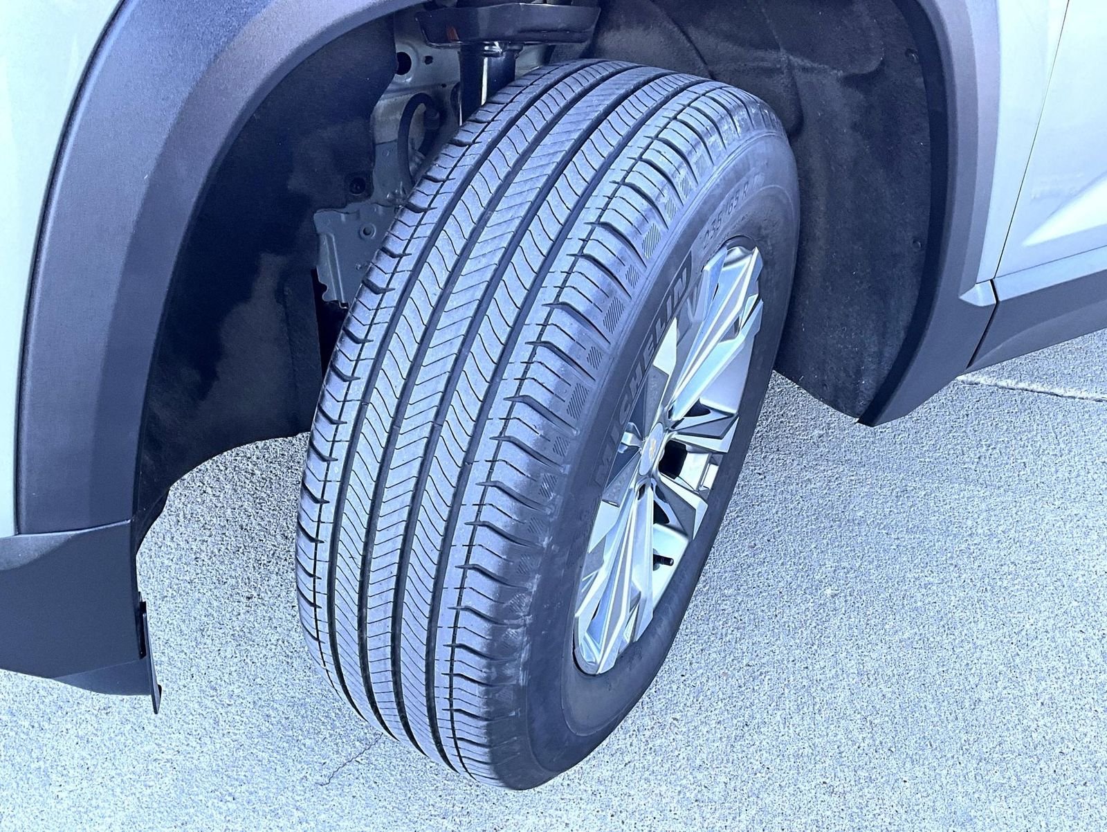 Used 2025 Gray Chevrolet LT image 25