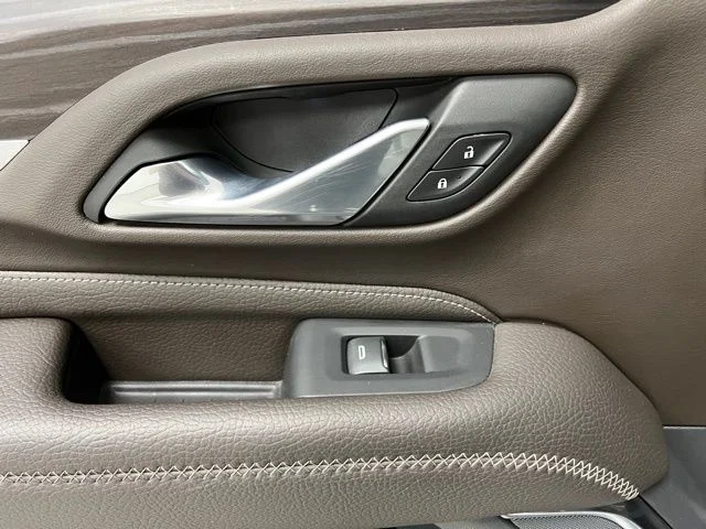 Used 2023 White GMC Denali image 39