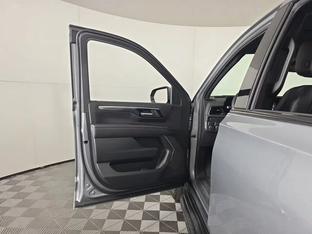 Used 2025 Sterling Gray Metallic Chevrolet RST image 24