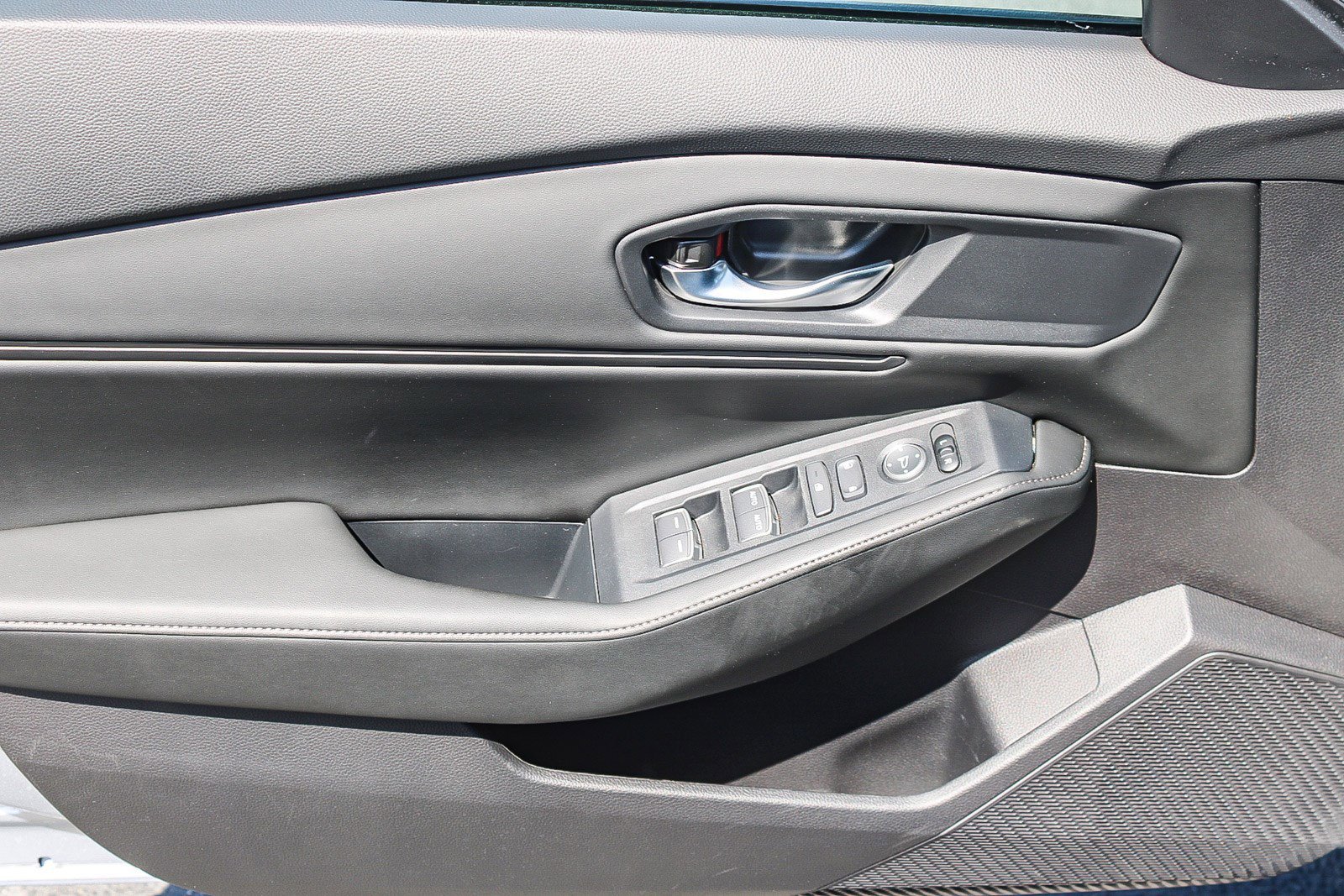 Certified Used 2025 Solar Silver Metallic Honda Sport image 20