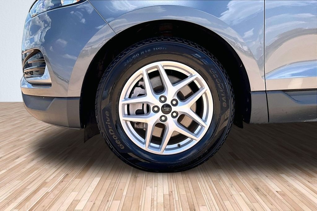 Used 2023 Gray Ford SEL image 8