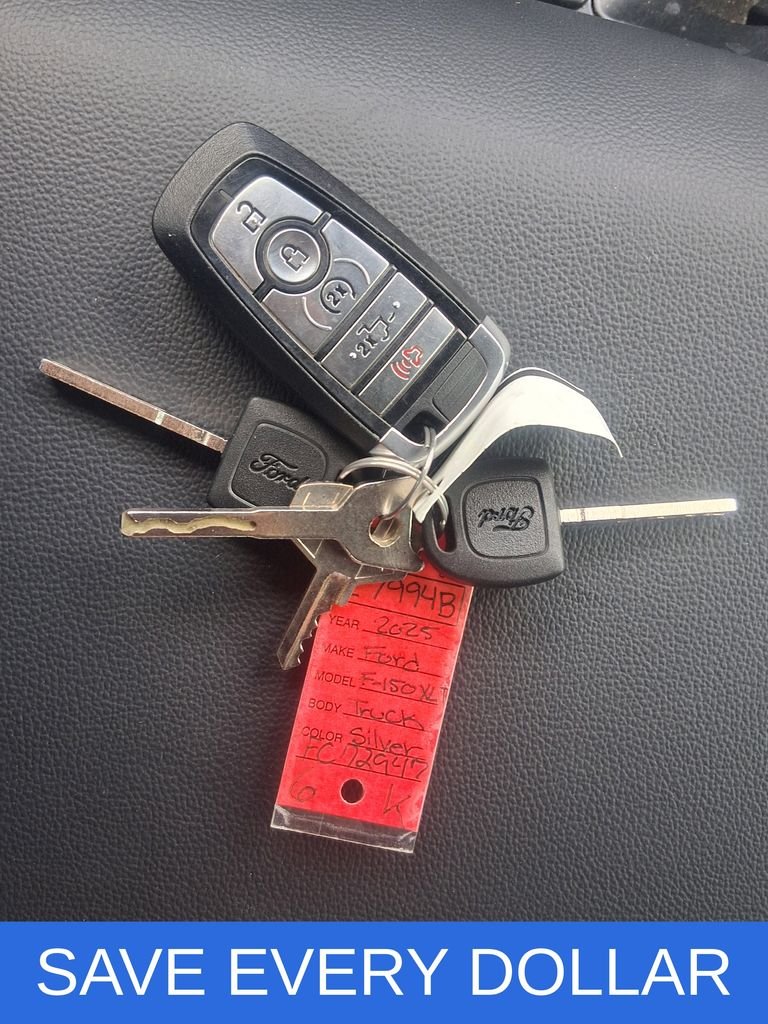 Used 2025 Silver Ford XLT image 17