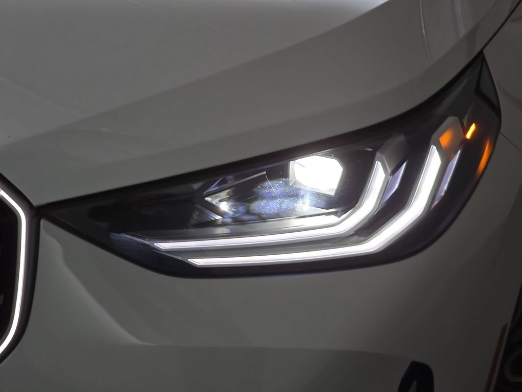 Used 2026 Mineral White Metallic BMW 30 xDrive image 31