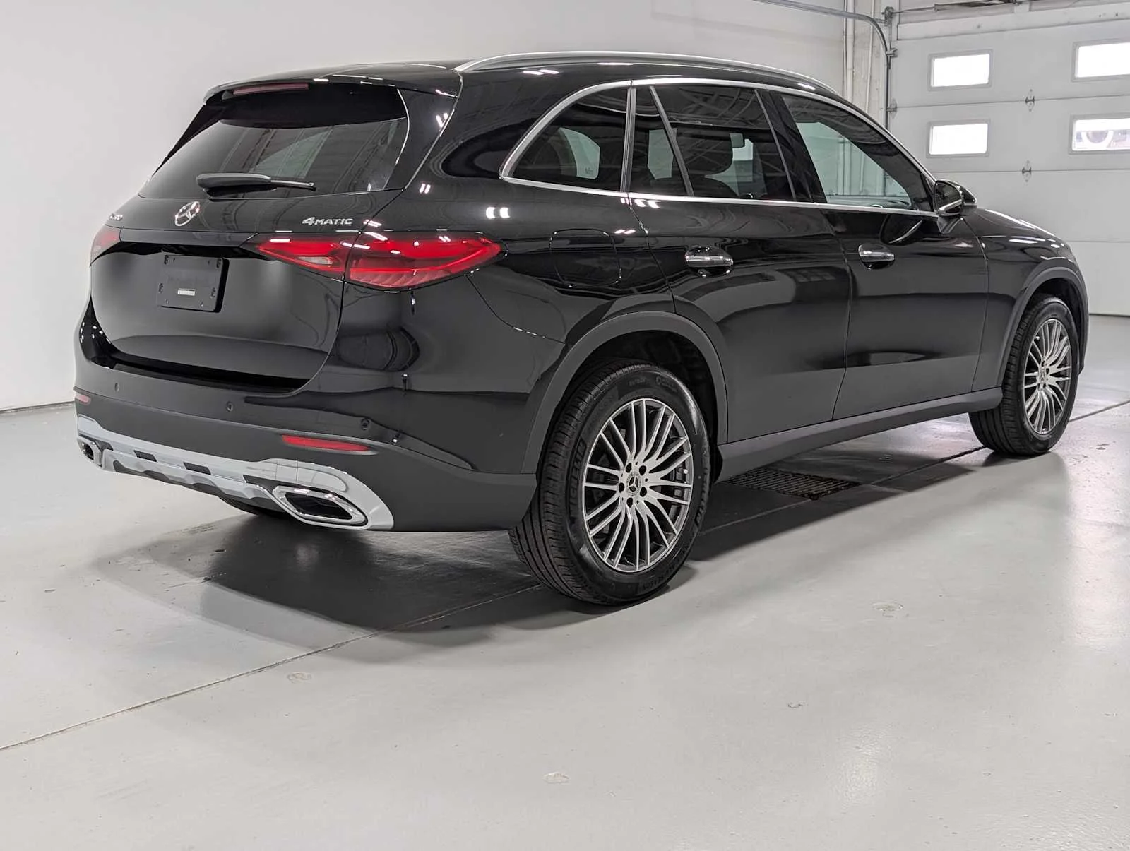 Used 2026  Mercedes-Benz GLC 300 image 8