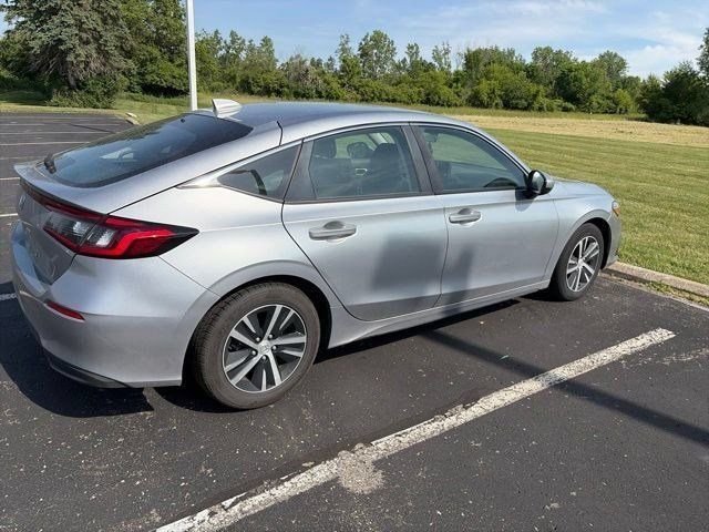Used 2023 Lunar Silver Metallic Honda LX image 2