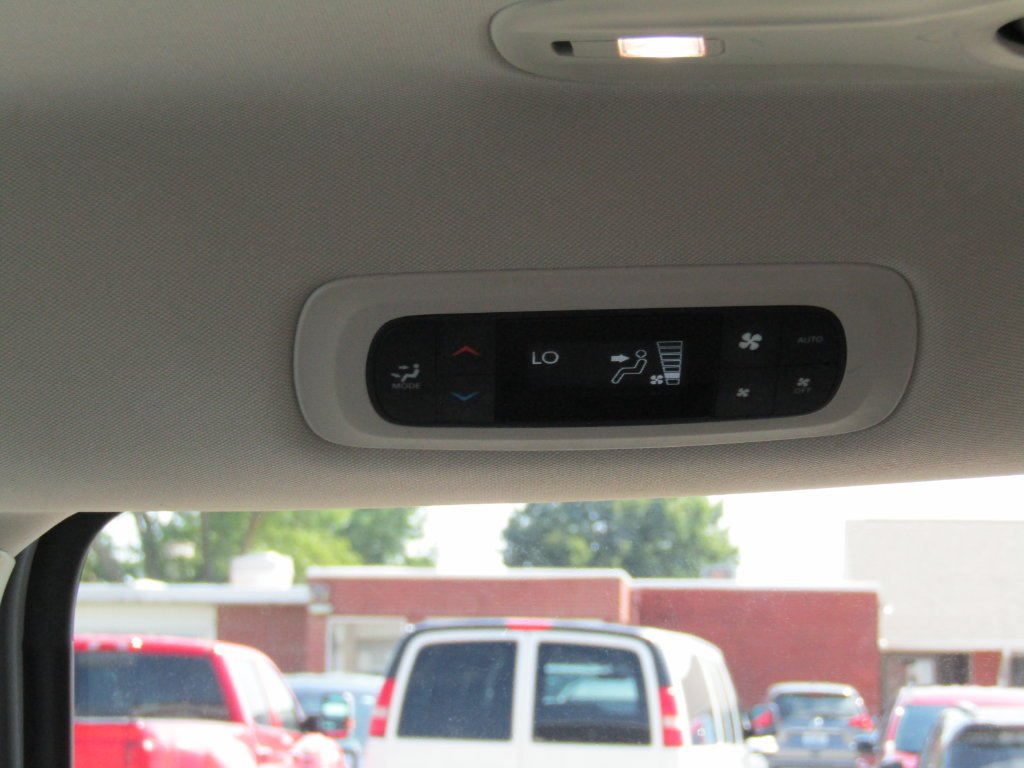 Used 2021 Silver Chrysler Touring L image 18