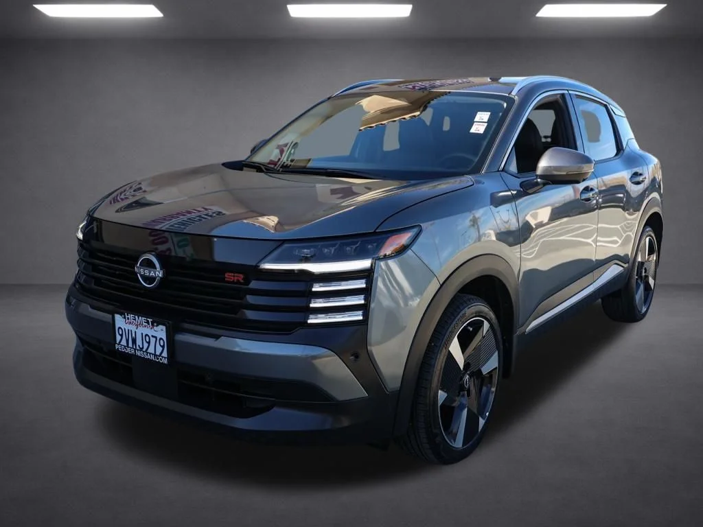 Used 2025 Gray Nissan SR image 7