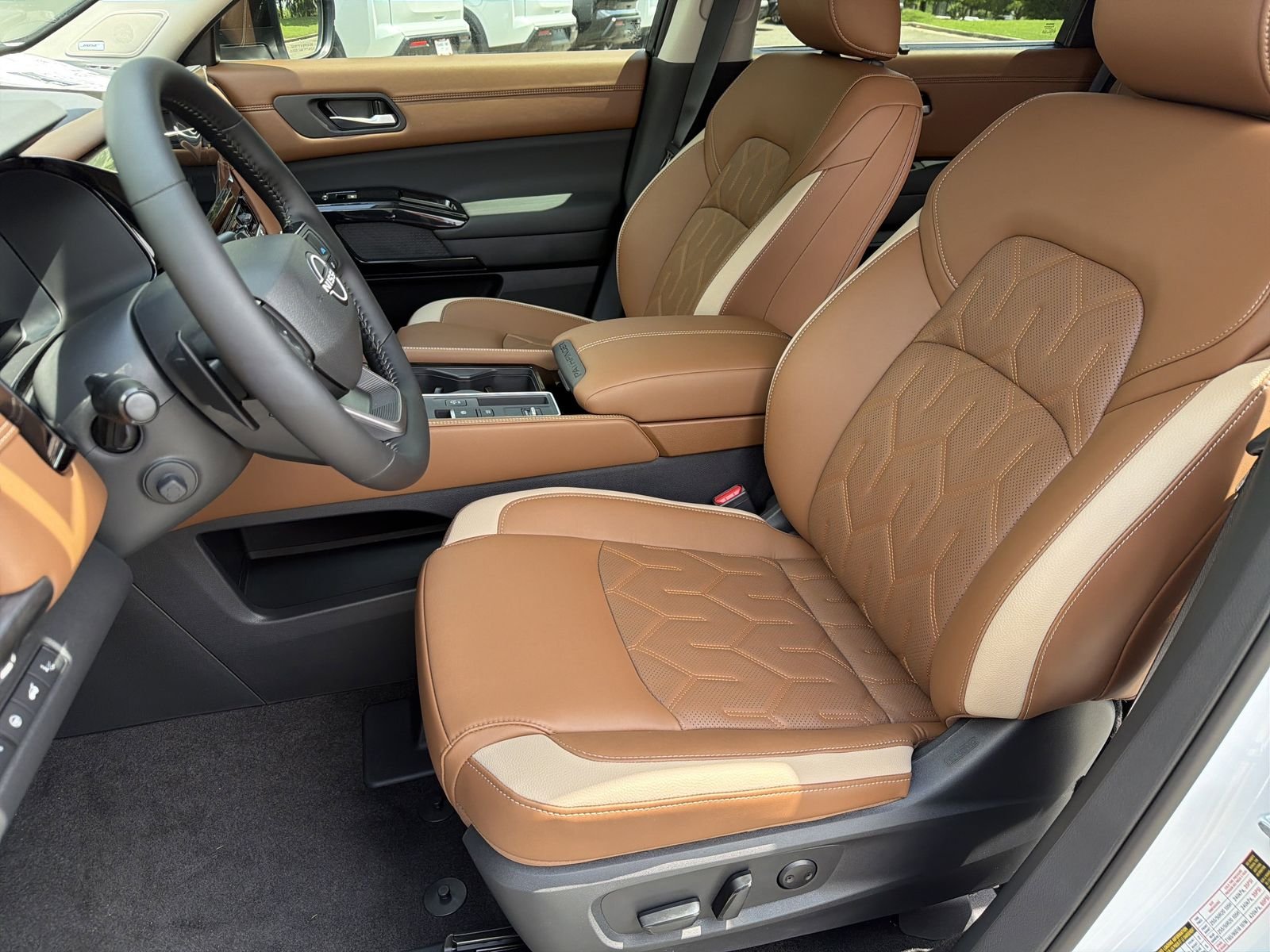 New 2026 White Nissan Platinum image 22