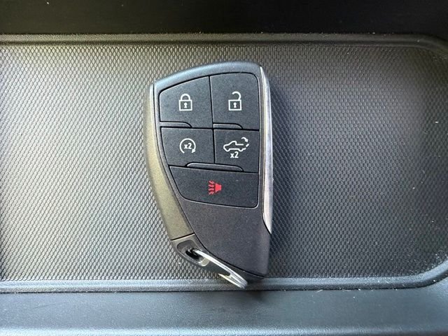 Used 2024 White GMC Elevation image 28
