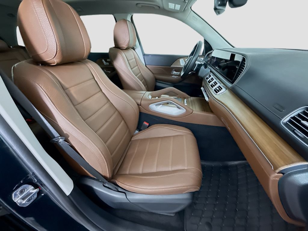 Used 2024 Green Mercedes-Benz GLS 580 image 32