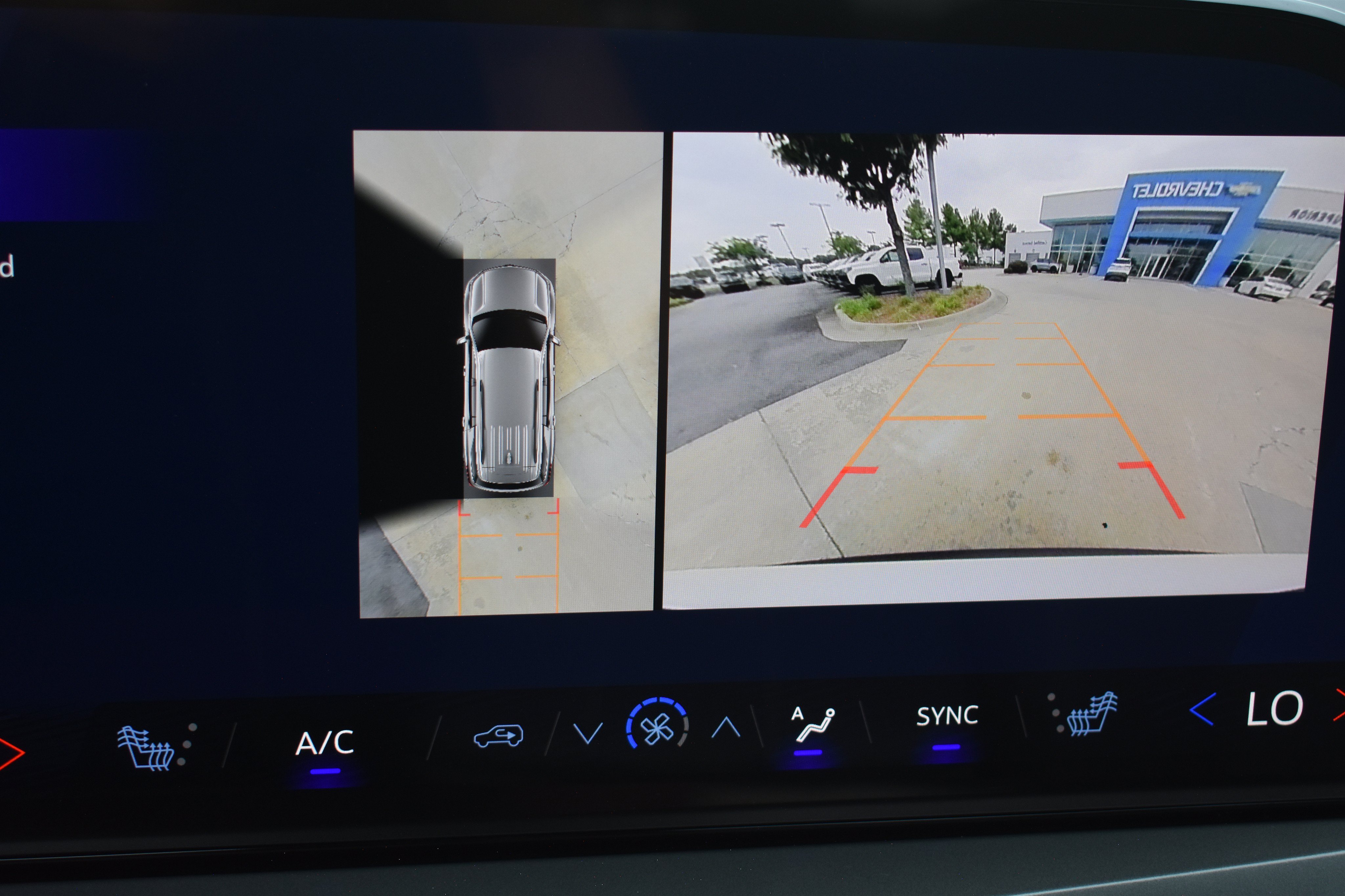 2026 Chevrolet Traverse LT - Photo 25