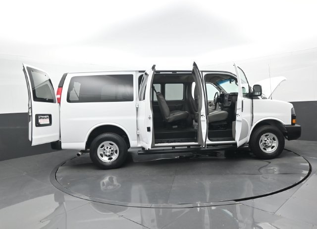 Used 2022 Summit White Chevrolet LS image 29