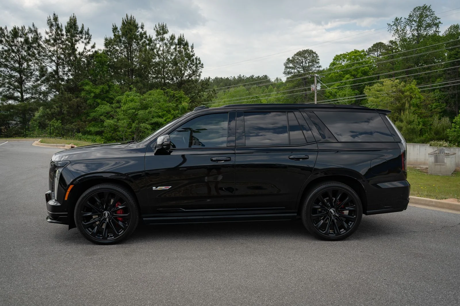 Used 2025 Black Raven Cadillac V-Series image 13