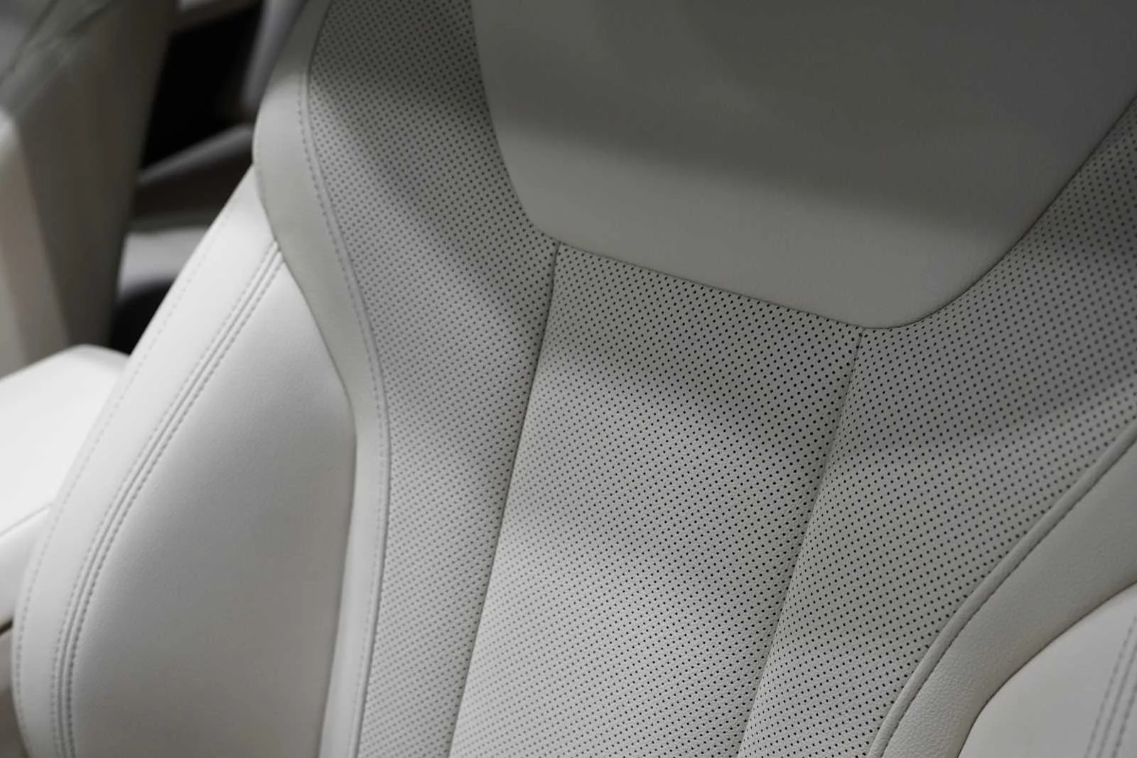 Certified Used 2023 Alpine White BMW eDrive35 image 11