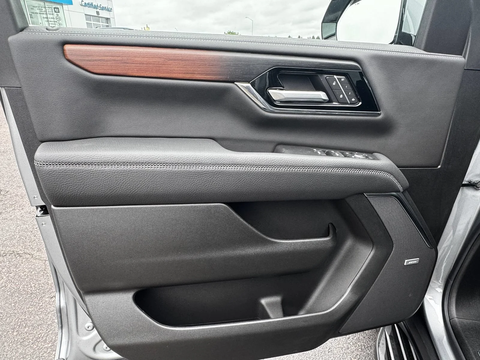 2026 GMC Yukon XL Denali - Photo 14